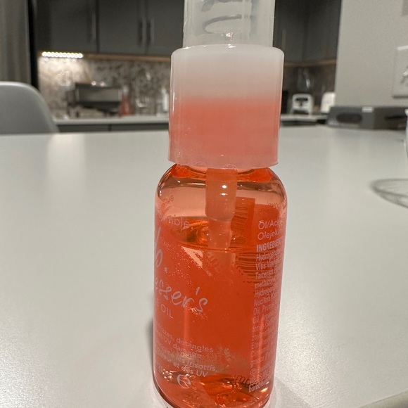 Bumble and bumble hairdresser’s invisible oil .85 fl oz travel size - Picture 5 of 5